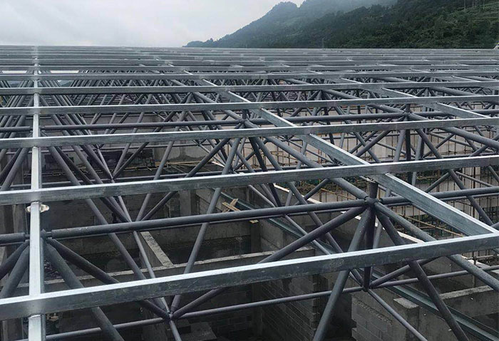 丽江仁怀冠英学校艺体楼网架